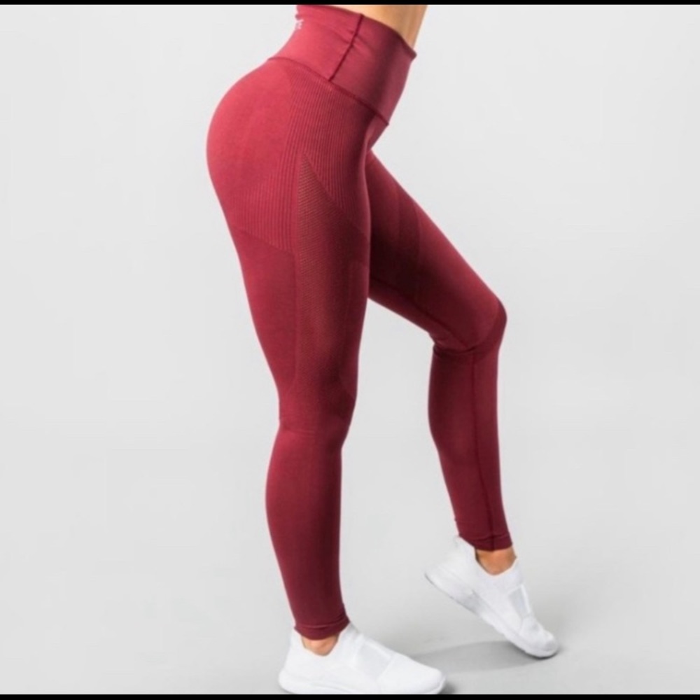 Alphalete Aero leggings garnet red